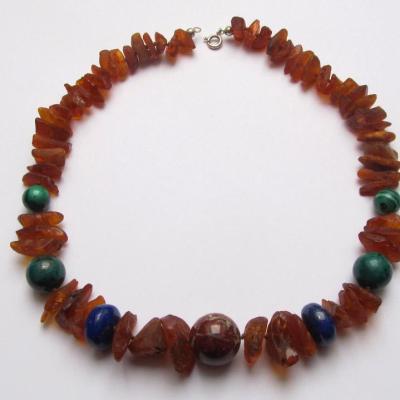 Schmuckkette Bernstein, Malachit, Chrysocoll, Lapislazuli, roter Jaspis