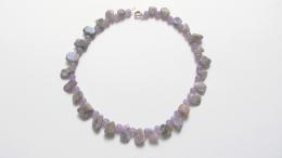 Collier charoite