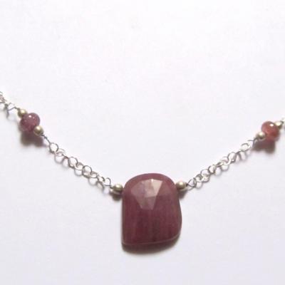 Schmuckkette rosa Saphir