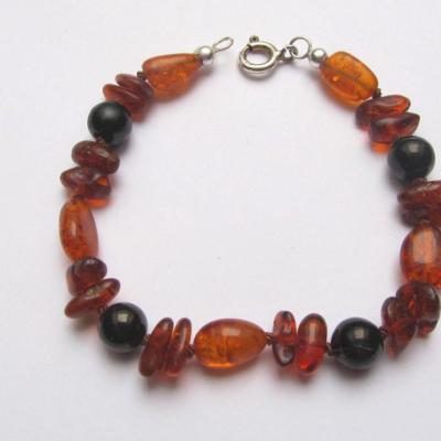 Bracelet Bernstein, Gagat