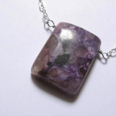 Pendentif charoite,  chaîne argent