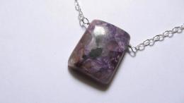 Pendentif charoite,  chaîne argent