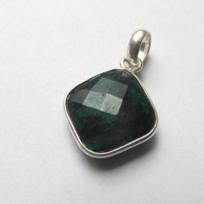 Pendentif émeraude