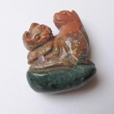 Pendentif chat jaspe