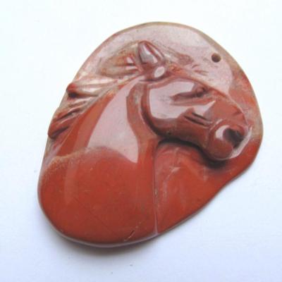 Pendentif cheval jaspe rouge