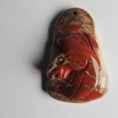 Pendentif cheval jaspe