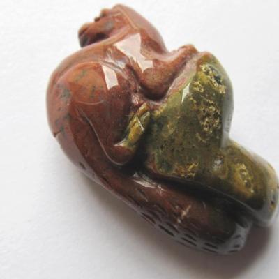 Pendentif écureuil jaspe rouge