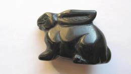 Figurine lapin obsidienne