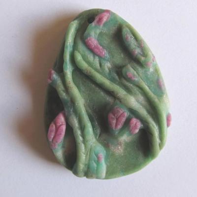 Pendentif fleur rubis fuchsite