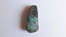 Opale boulder tailllé