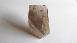 Quartz rutile taillé