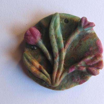 Pendentif fleur rubis fuchsite