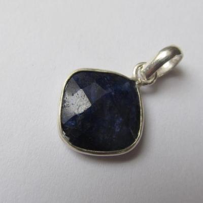 Pendentif saphir