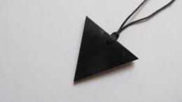 Shungite pendentif triangle