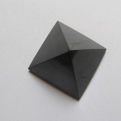 Shungite pyramide