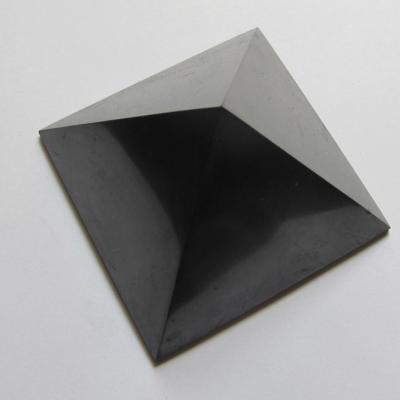 Shungite pyramide