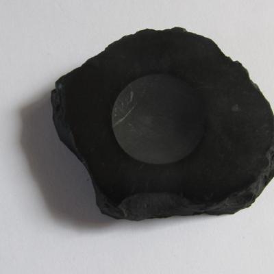 Shungite stands pour sphères