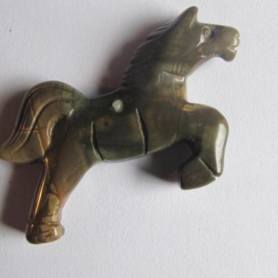Pendentif cheval jaspe picasso