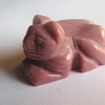 Figure chat rhodonite