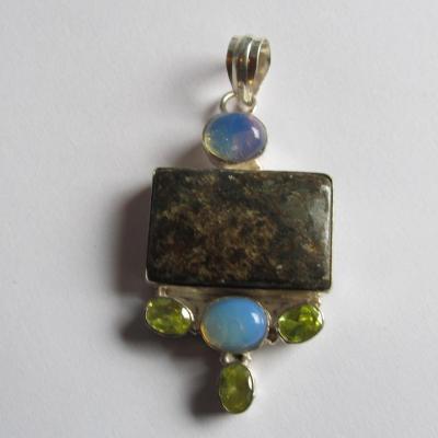 Pendentif hématite, opale, olivine
