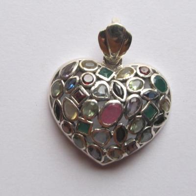 Pendentif coeur topaze, émeraude, saphir, rubis, grenat