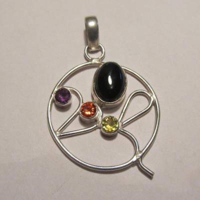 Pendentif onyx, citrine, grenat, améthyste